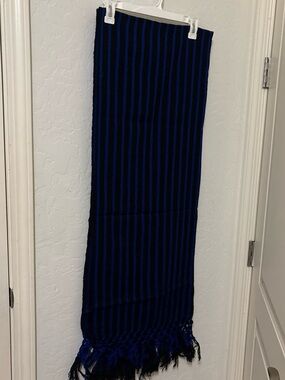 Folclórico rebozo Navy blue/black striped scarf with fringe #stripes #fringe